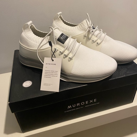 NWT white shoes - Picture 2 of 5